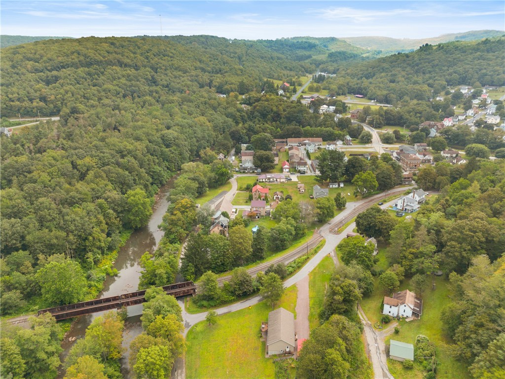 Hooversville, Pennsylvania 15936, United States, 3 Bedrooms Bedrooms, ,2 BathroomsBathrooms,Residential,Active,192533