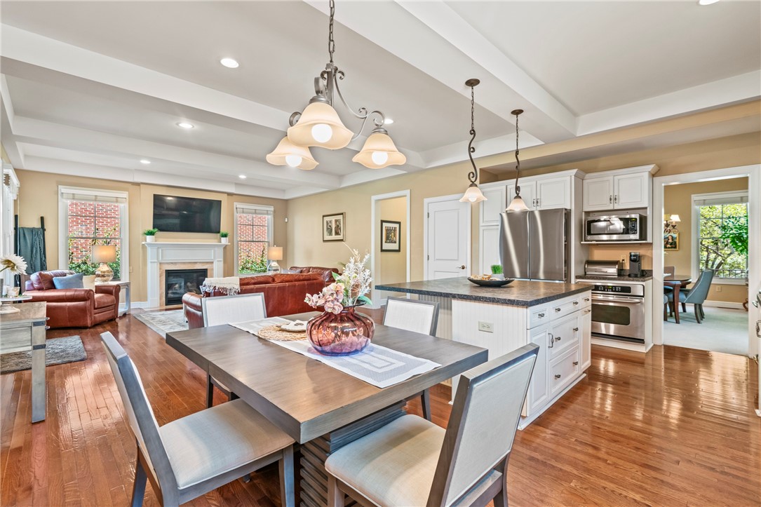 Pittsburgh, Pennsylvania, 15217, United States, 4 Bedrooms Bedrooms, ,4 BathroomsBathrooms,Residential,Active,1899201