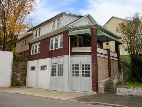 Photo of 734 Messenger St, Johnstown, PA 15902 (MLS # 1747239)