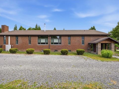 Photo of 35 Coraopolis Rd, Coraopolis, PA 15108 (MLS # 1761121)