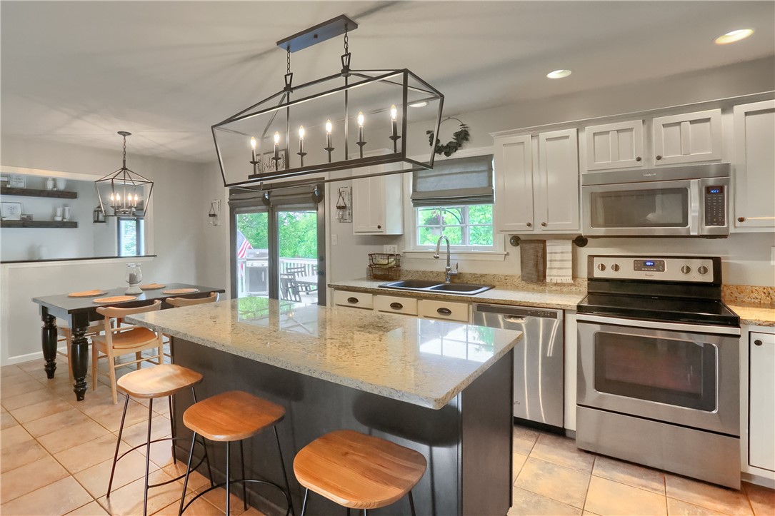 Seven Fields Boro, Pennsylvania 16046, United States, 4 Bedrooms Bedrooms, ,3 BathroomsBathrooms,Residential,Contingent,144765