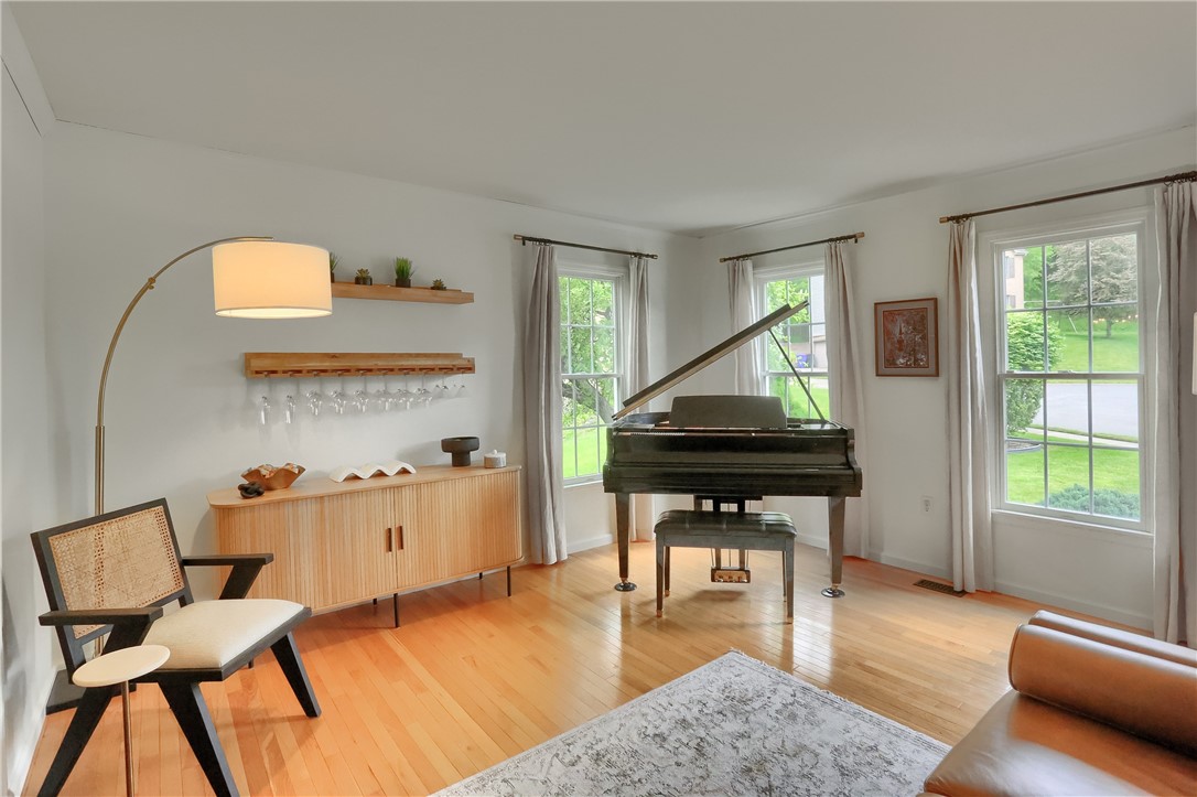 Seven Fields Boro, Pennsylvania 16046, United States, 4 Bedrooms Bedrooms, ,3 BathroomsBathrooms,Residential,Contingent,144765