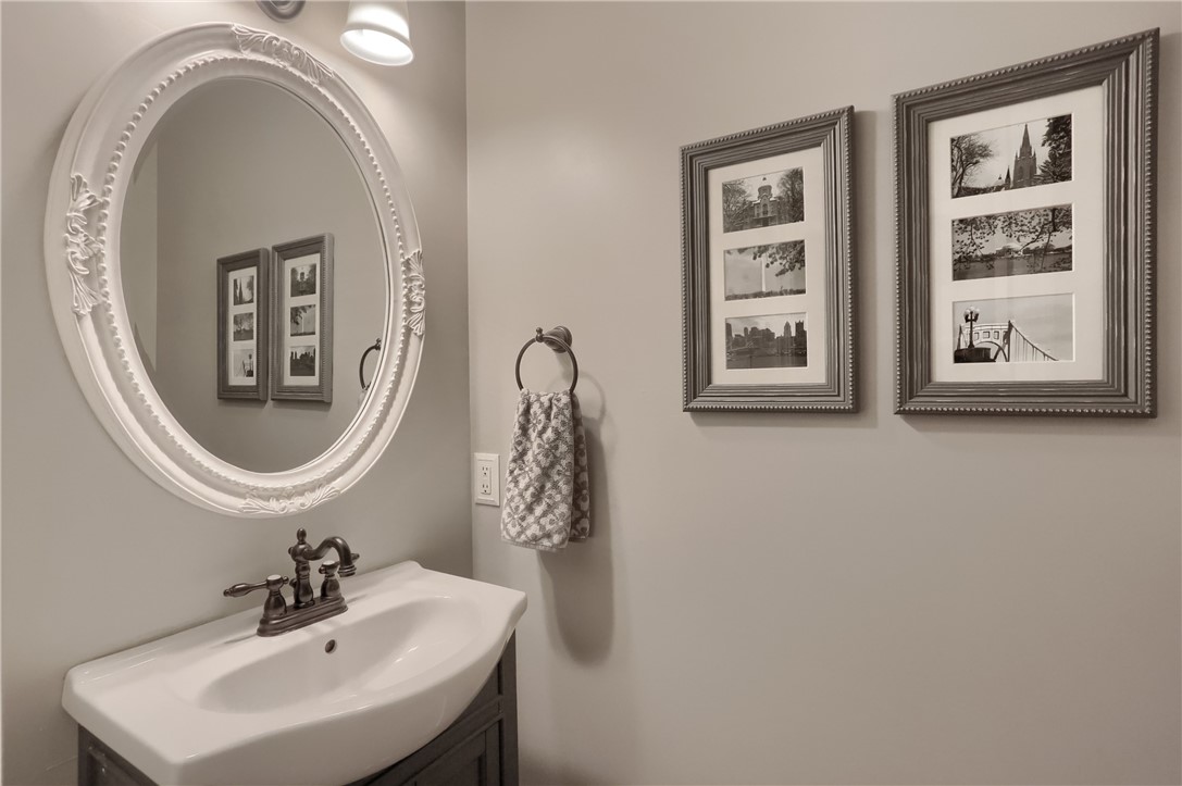 Seven Fields Boro, Pennsylvania 16046, United States, 4 Bedrooms Bedrooms, ,3 BathroomsBathrooms,Residential,Contingent,144765