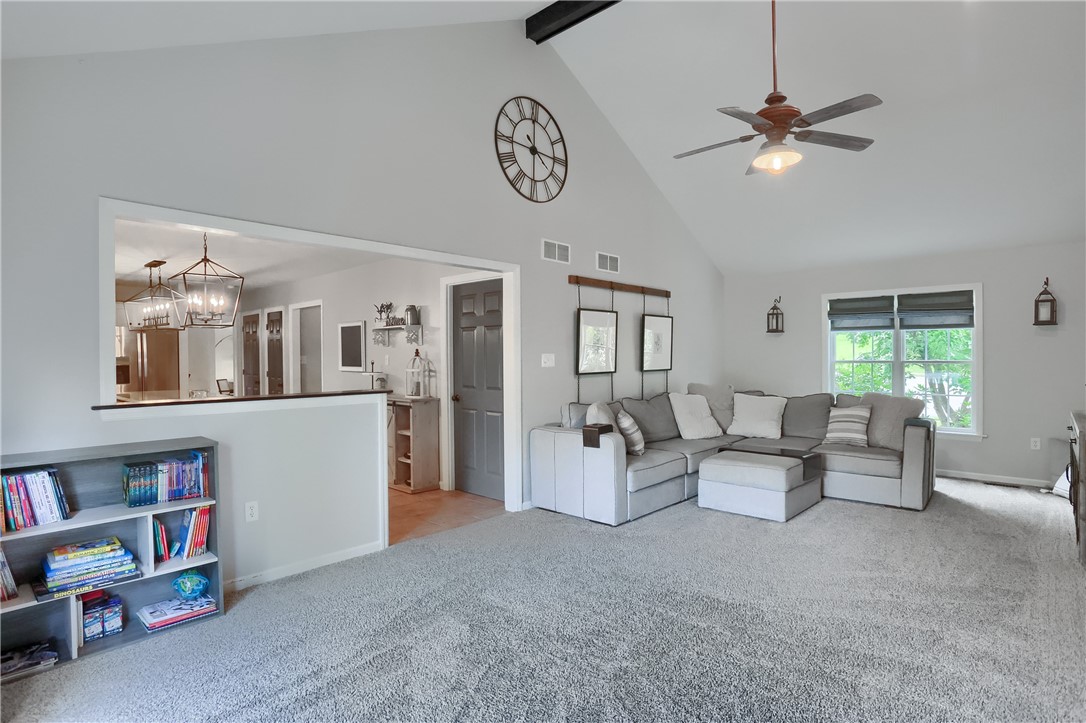 Seven Fields Boro, Pennsylvania 16046, United States, 4 Bedrooms Bedrooms, ,3 BathroomsBathrooms,Residential,Contingent,144765