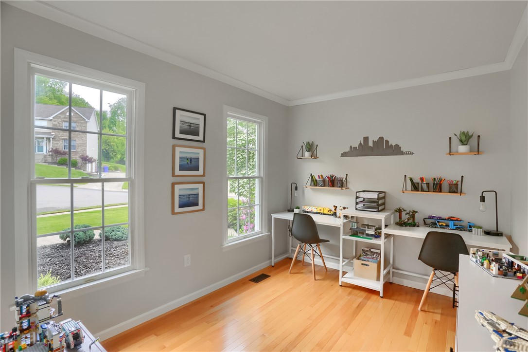 Seven Fields Boro, Pennsylvania 16046, United States, 4 Bedrooms Bedrooms, ,3 BathroomsBathrooms,Residential,Contingent,144765