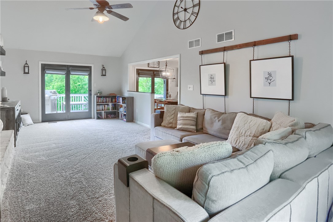 Seven Fields Boro, Pennsylvania 16046, United States, 4 Bedrooms Bedrooms, ,3 BathroomsBathrooms,Residential,Contingent,144765