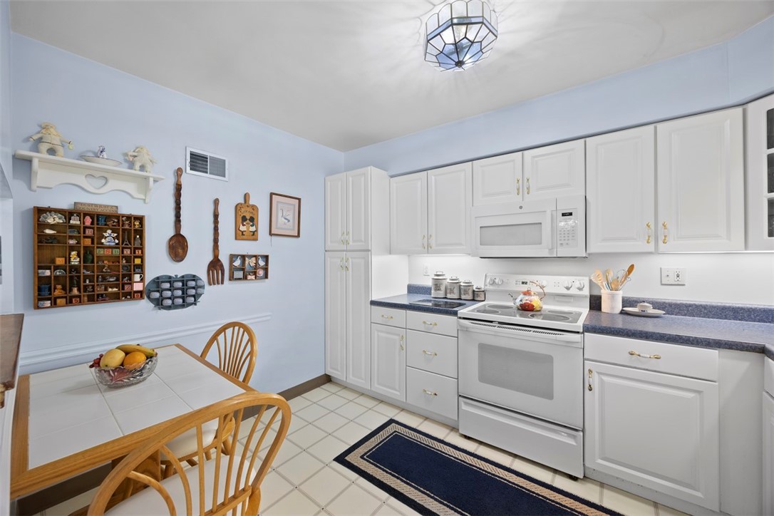 6858 Ridgevue Dr Dr, South Park, Pennsylvania image 5