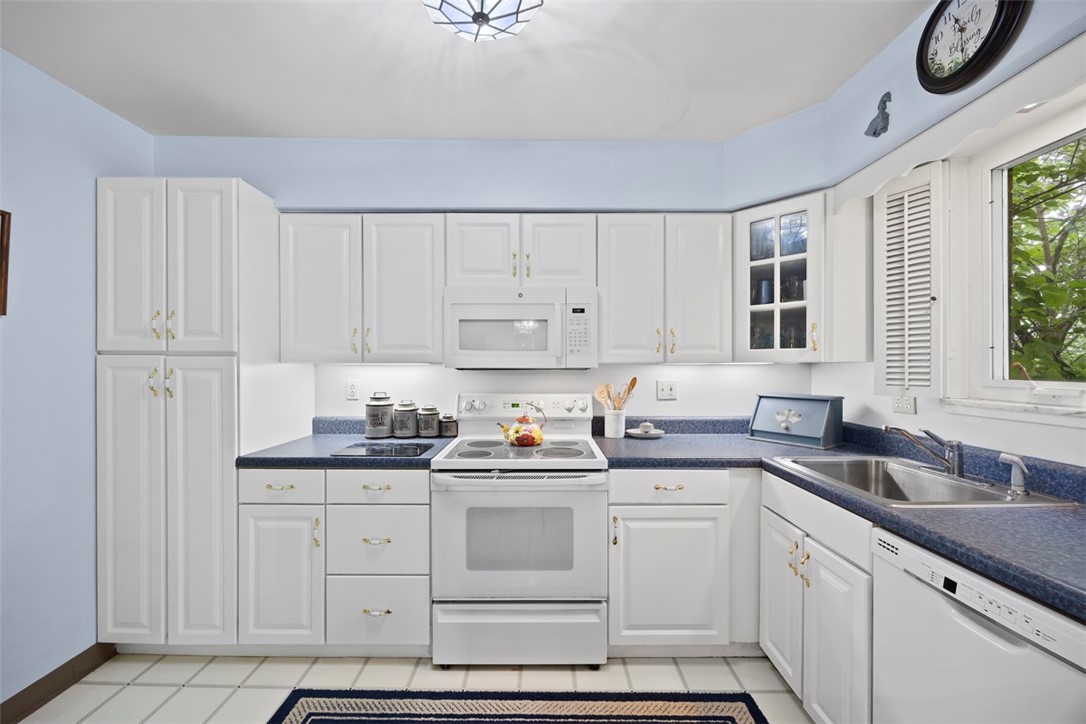 6858 Ridgevue Dr Dr, South Park, Pennsylvania image 3