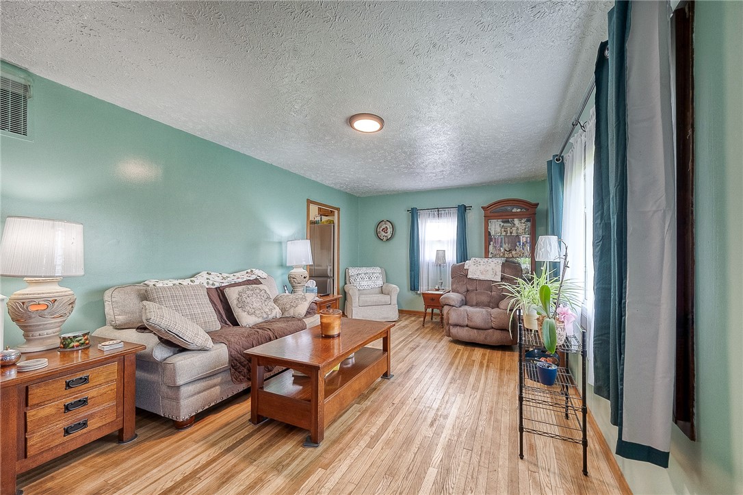 2400 Linden Dr