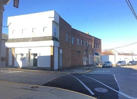 Homes For Sale - 300 Longfellow St<br/> Vandergrift, PA 15690