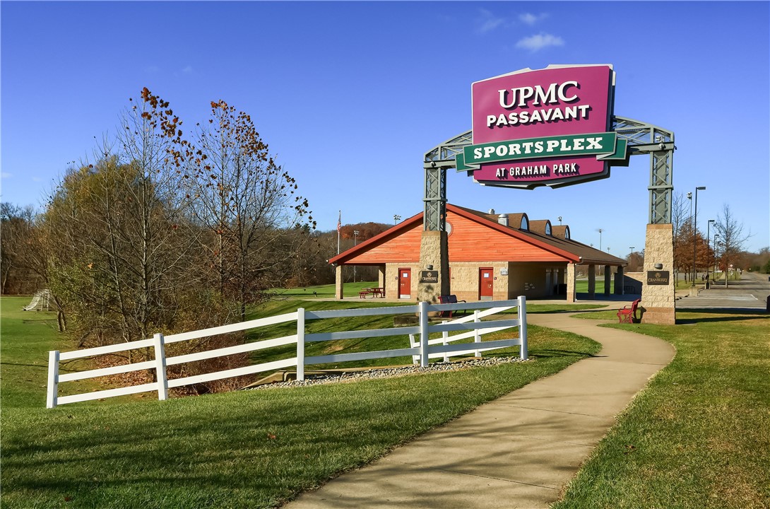 Cranberry Twp, Pennsylvania 16066, United States, 3 Bedrooms Bedrooms, ,2 BathroomsBathrooms,Residential,Active,228169