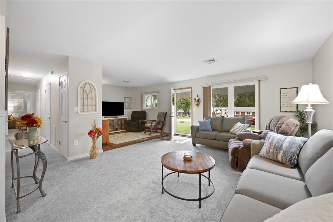 Cranberry Twp, Pennsylvania 16066, United States, 3 Bedrooms Bedrooms, ,2 BathroomsBathrooms,Residential,Active,228169