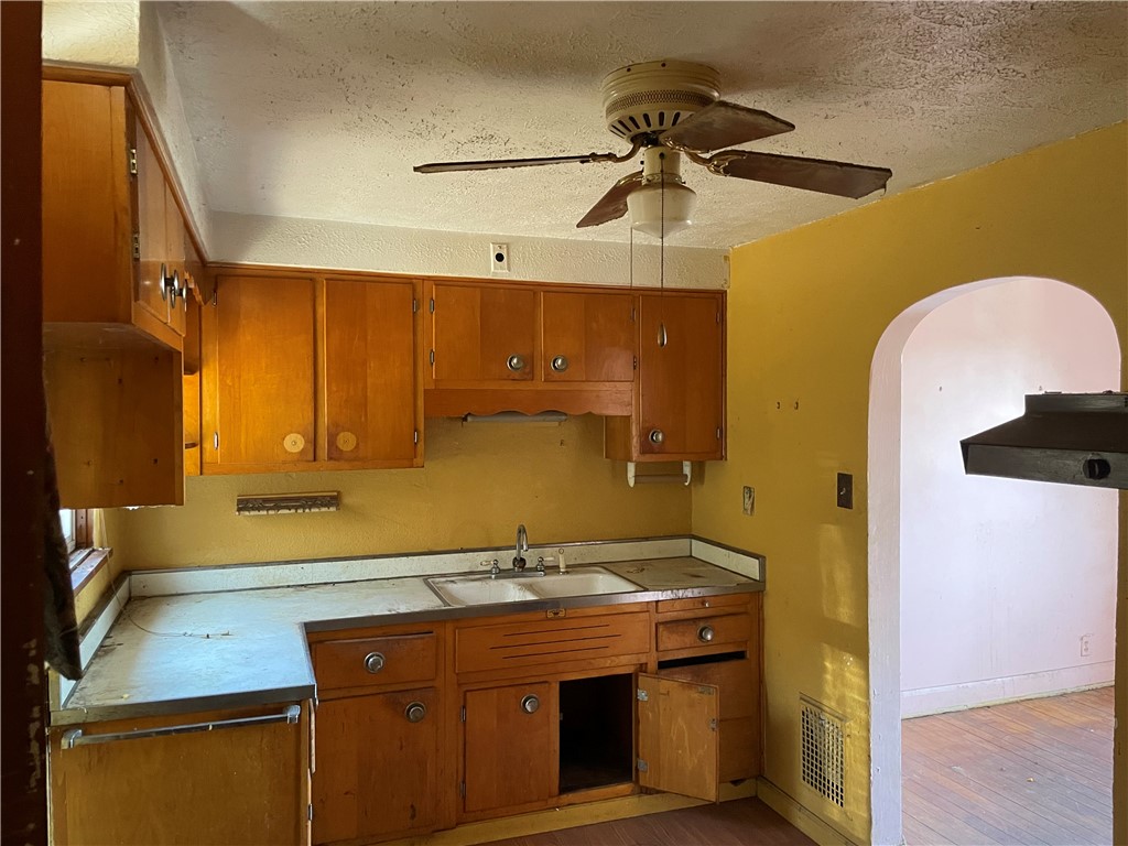 717 N 6th Street St, Clairton, Pennsylvania image 2