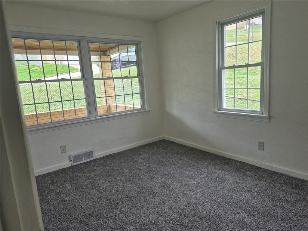 1105 Bennett Ave Ave, Jeannette, Pennsylvania image 10