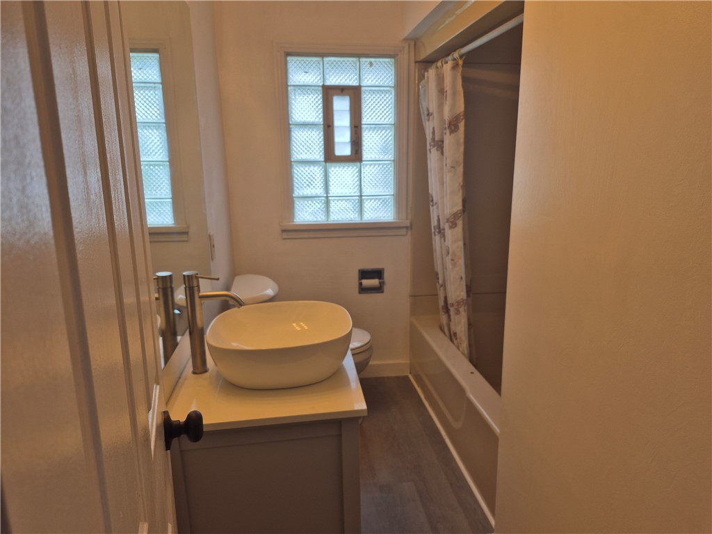 1105 Bennett Ave Ave, Jeannette, Pennsylvania image 9