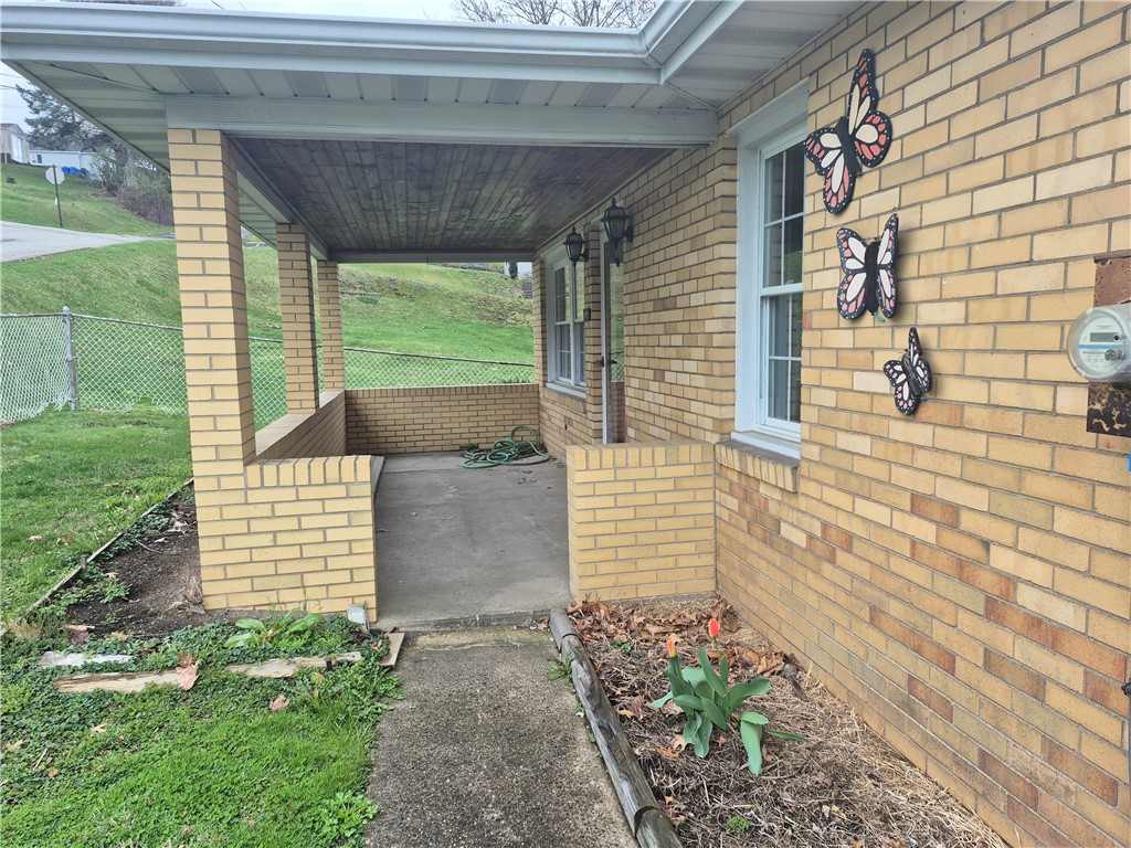1105 Bennett Ave Ave, Jeannette, Pennsylvania image 4