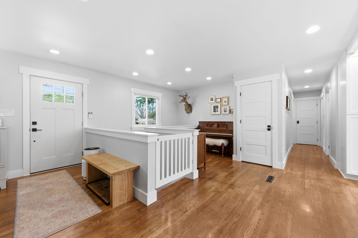 2029 Grosvenor Drive
