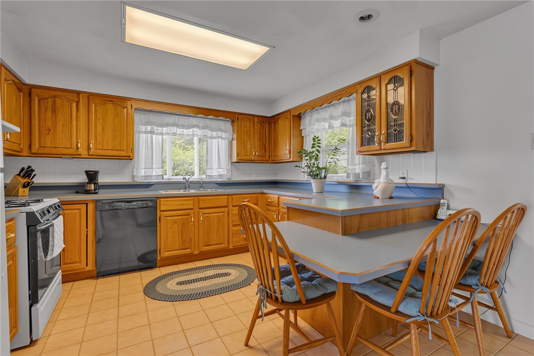 332 Division Ln Ln, Vanport, Pennsylvania image 7