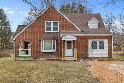 Photo of 637 Freeport Rd, Butler, PA 16002 (MLS # 1735669)