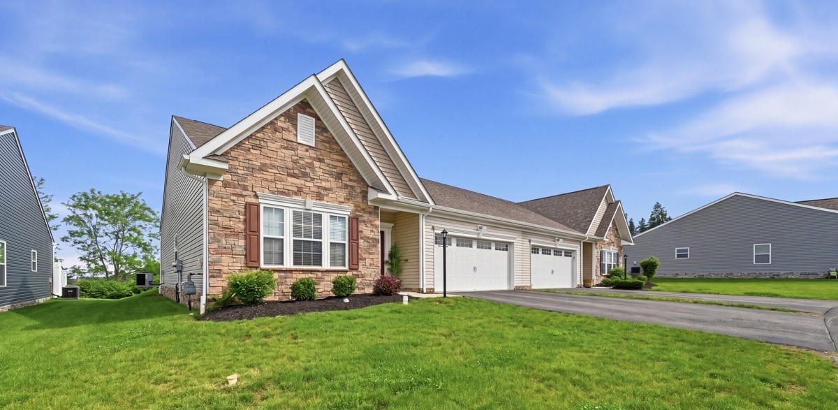 Photo 1 of 22 — 430 Dana Dr, Plum Boro, PA 15068