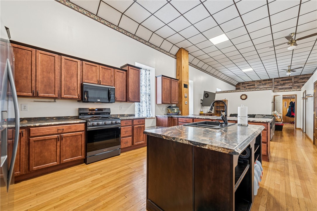 539 4th Ave