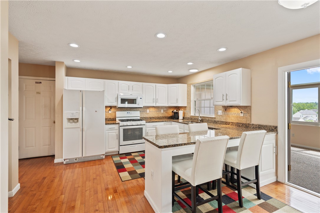 South Fayette, Pennsylvania 15057, United States, 4 Bedrooms Bedrooms, ,4 BathroomsBathrooms,Residential,Contingent,140270