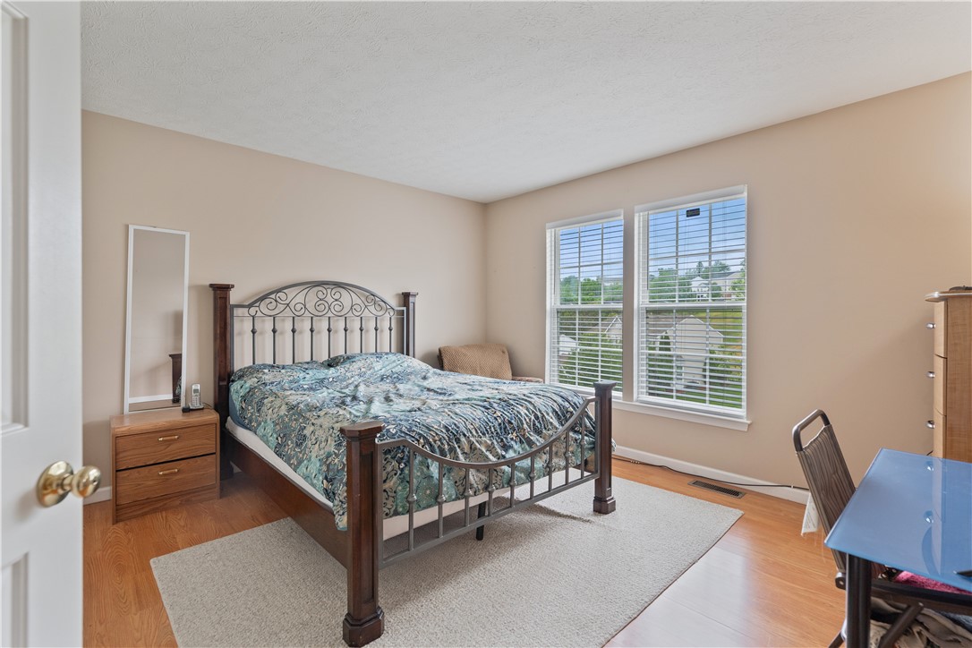 South Fayette, Pennsylvania 15057, United States, 4 Bedrooms Bedrooms, ,4 BathroomsBathrooms,Residential,Contingent,140270