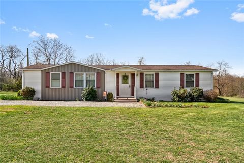 413 Pittsburgh St Derry Twp PA 15671