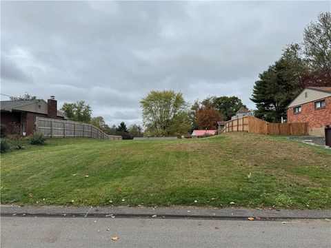 Photo of 5021 Hialeah Dr, Pittsburgh, PA 15239 (MLS # 1725587)