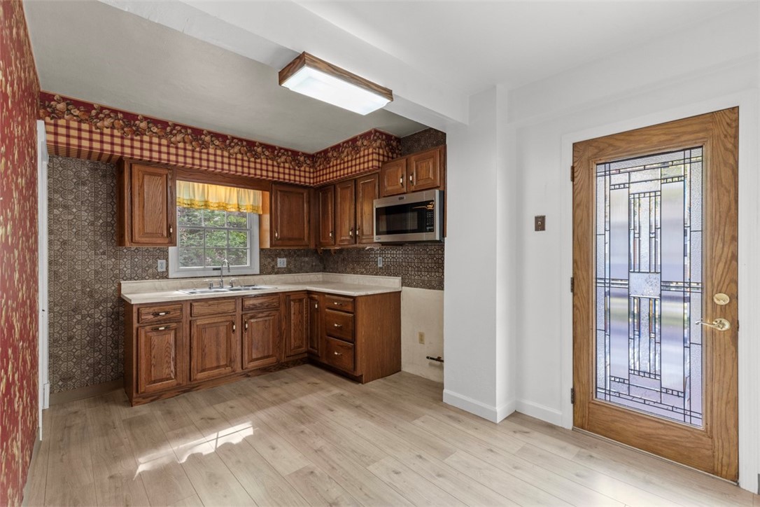 Emsworth, Pennsylvania 15202, United States, 3 Bedrooms Bedrooms, ,2 BathroomsBathrooms,Residential,Active,131812