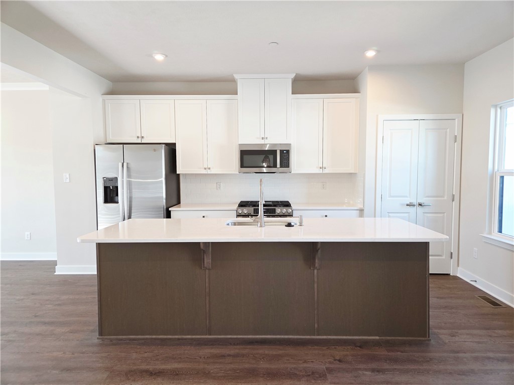 111 Hollow Oak Drive