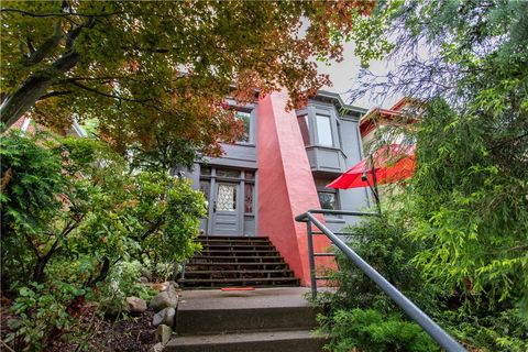 Photo of 6542 Dalzell Pl, Pittsburgh, PA 15217 (MLS # 1742370)