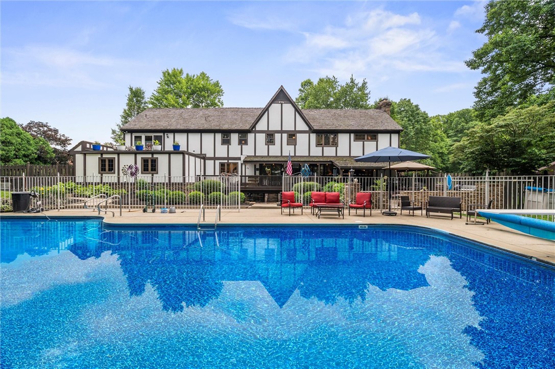 Hermitage, Pennsylvania 16148, United States, 4 Bedrooms Bedrooms, ,4 BathroomsBathrooms,Residential,Active,161265