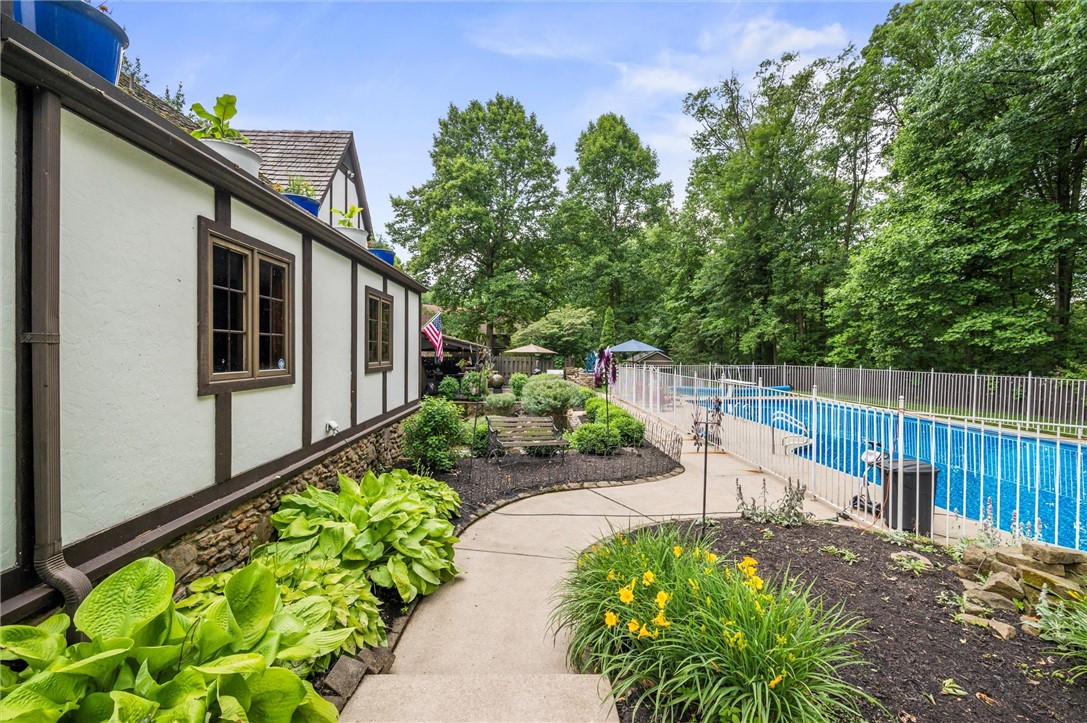 Hermitage, Pennsylvania 16148, United States, 4 Bedrooms Bedrooms, ,4 BathroomsBathrooms,Residential,Active,161265