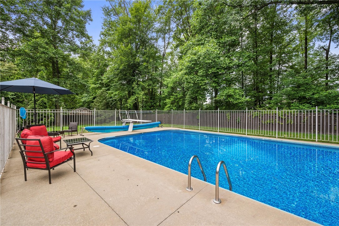 Hermitage, Pennsylvania 16148, United States, 4 Bedrooms Bedrooms, ,4 BathroomsBathrooms,Residential,Active,161265