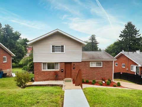 Photo for 134 Queenston Drive