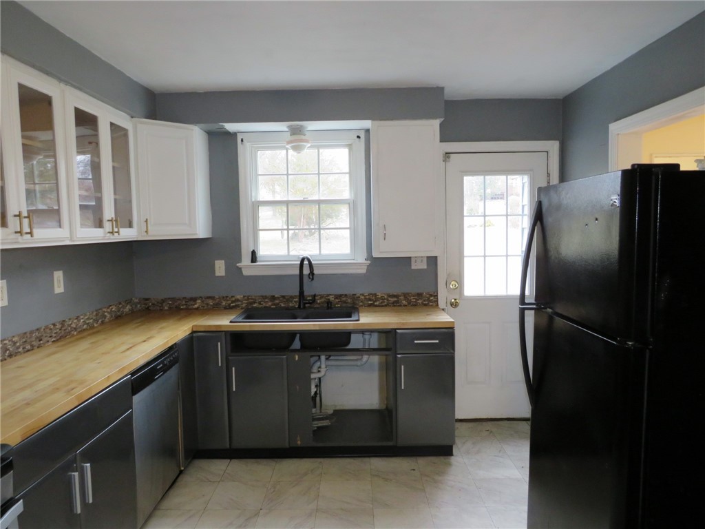227 Drake Rd Rd, Bethel Park, Pennsylvania image 2