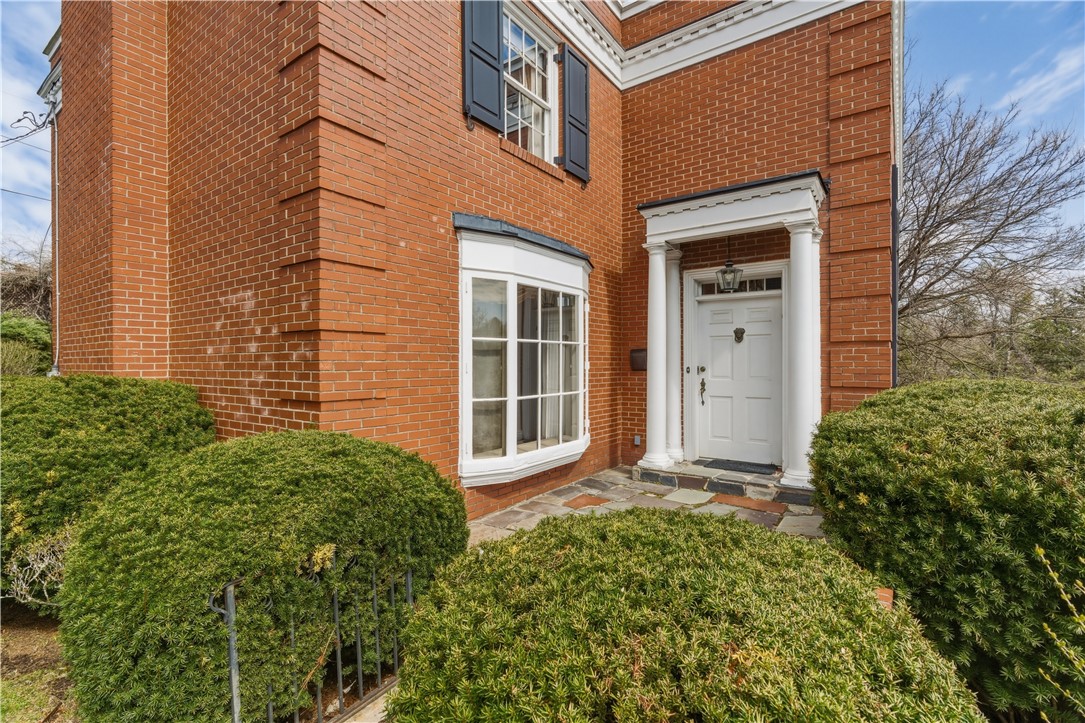 126 W Lyndhrust Drive