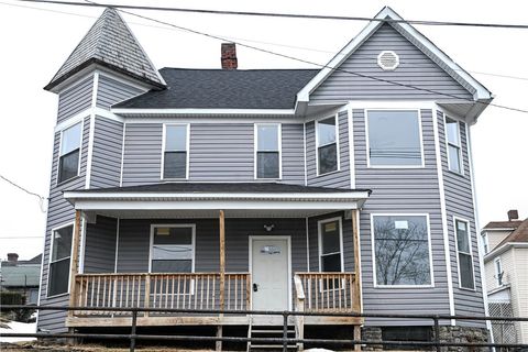 Homes For Sale - 435 N Broadway St St<br/> Scottdale, PA 15683