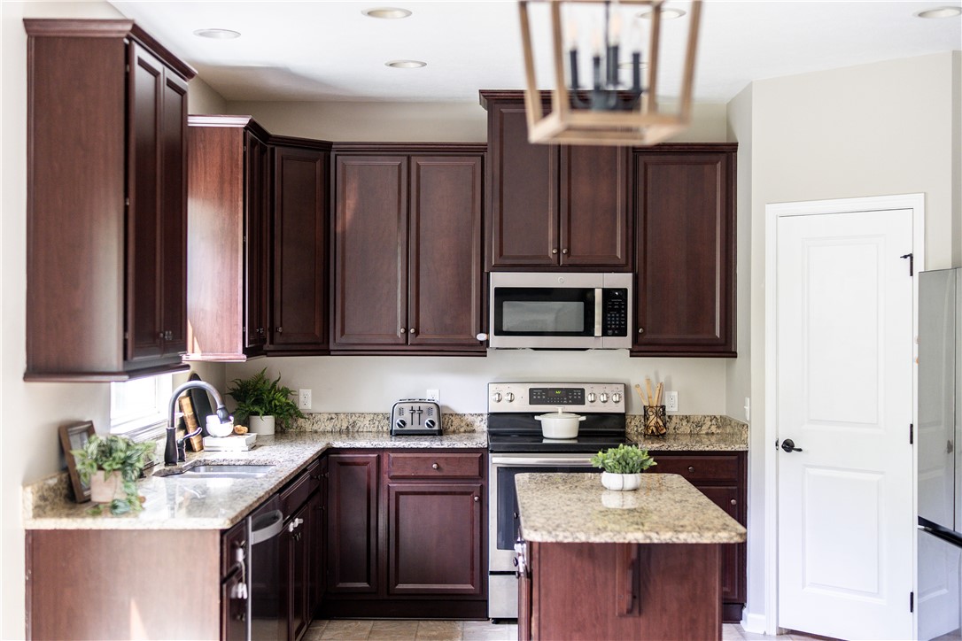 Pine Twp - Nal, Pennsylvania 15090, United States, 4 Bedrooms Bedrooms, ,3 BathroomsBathrooms,Residential,Contingent,153396