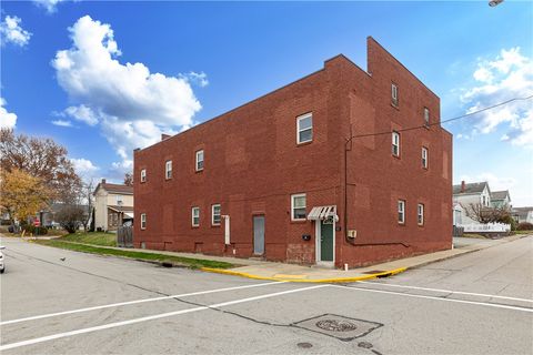 Photo of 802 Horner St, Brackenridge, PA 15014 (MLS # 1733645)