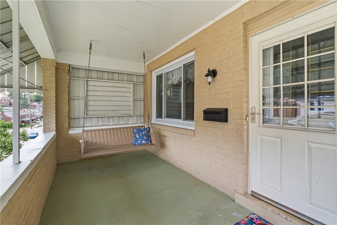 1129 Woodbourne Ave