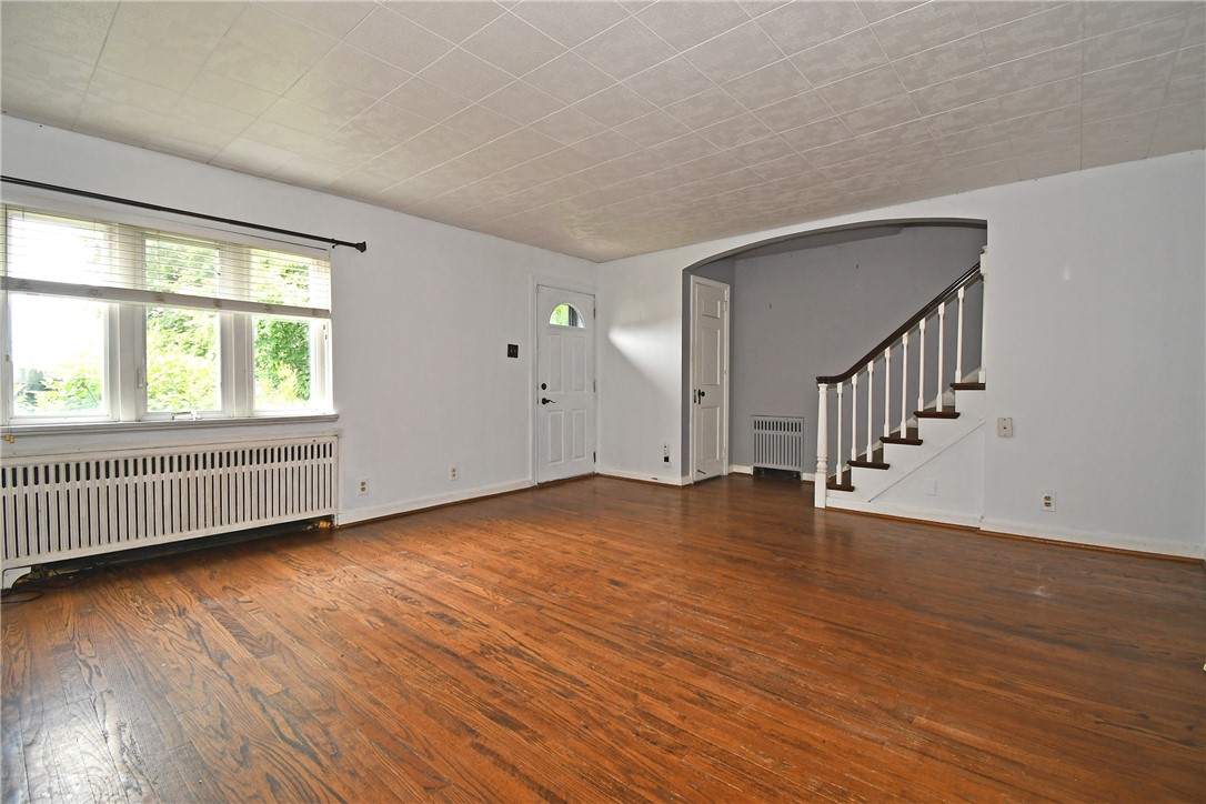14 Laurel Village