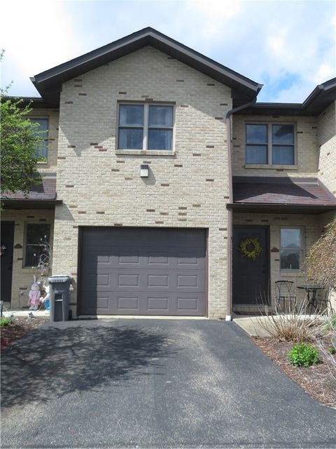 Photo of 118 Meadowview Dr, Renfrew, PA 16053 (MLS # 1746986)