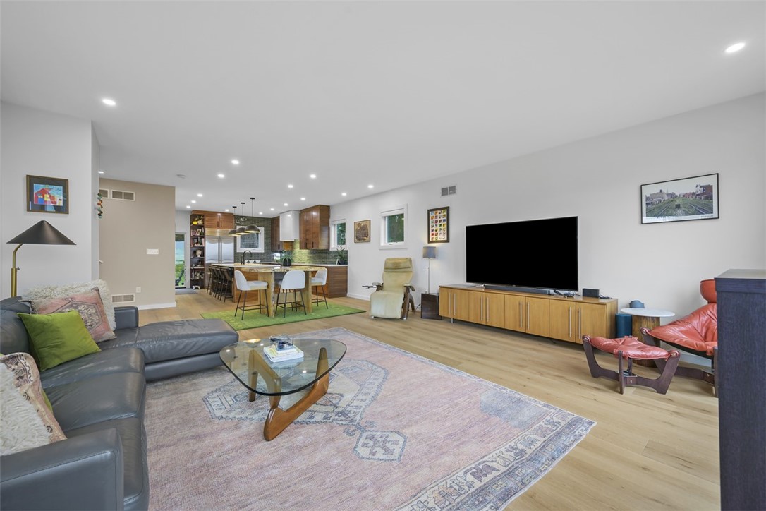 713 Edgewood Ave