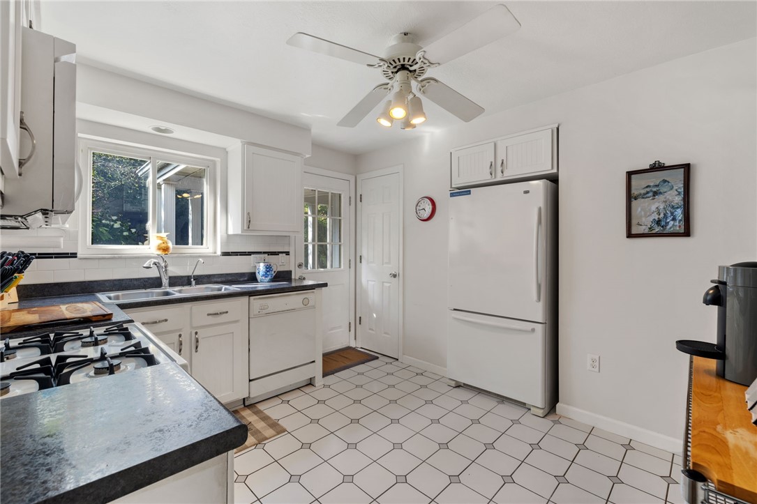 Bellevue, Pennsylvania 15202, United States, 2 Bedrooms Bedrooms, ,2 BathroomsBathrooms,Residential,Active,187284