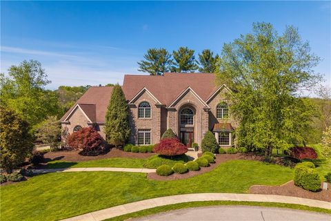 Photo of 1864 Winchester Dr, Pittsburgh, PA 15241 (MLS # 1750783)