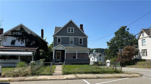 Photo of 1633 Leishman Ave, New Kensington, PA 15068 (MLS # 1733125)