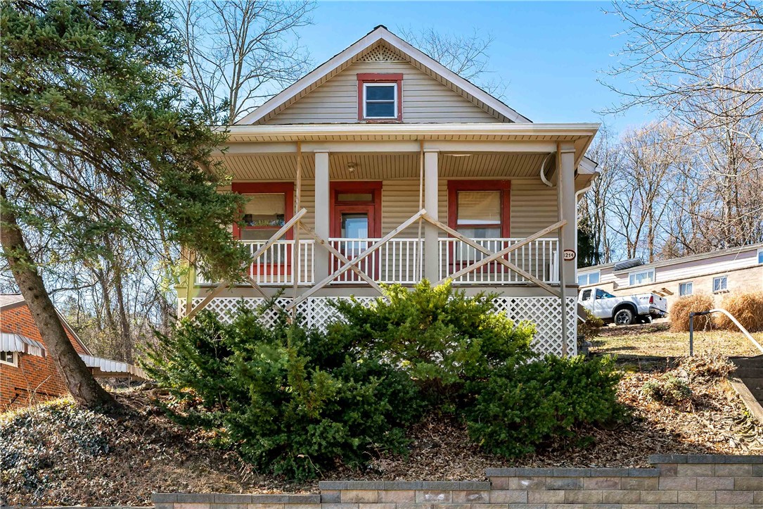 1214 Toman Ave Ave, Clairton, Pennsylvania image 1