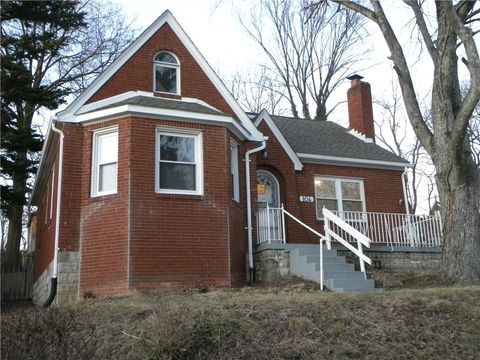 Photo of 104 Amherst Ave, Pittsburgh, PA 15229 (MLS # 1741843)